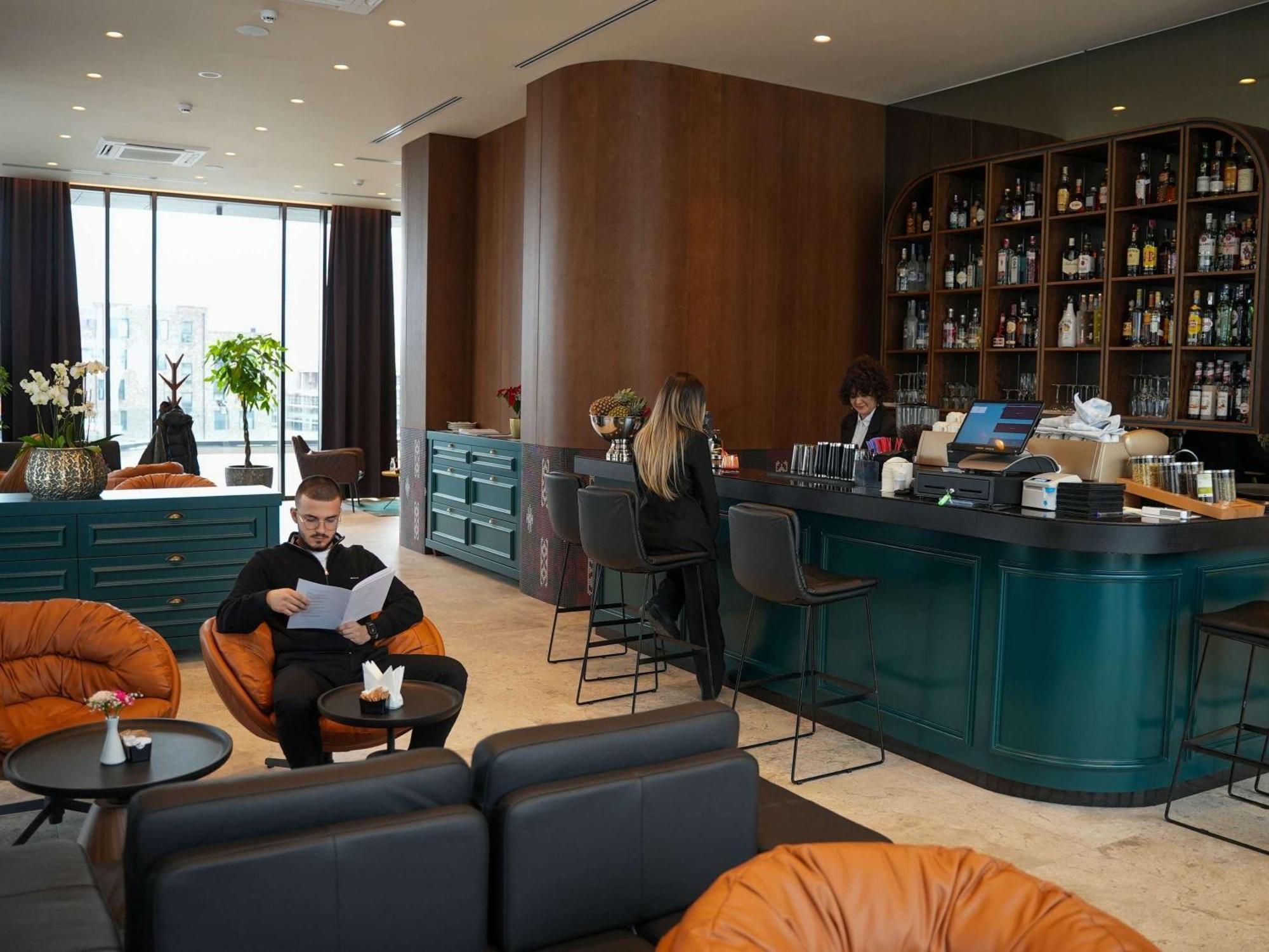 Mercure Prishtina City Приштина Экстерьер фото