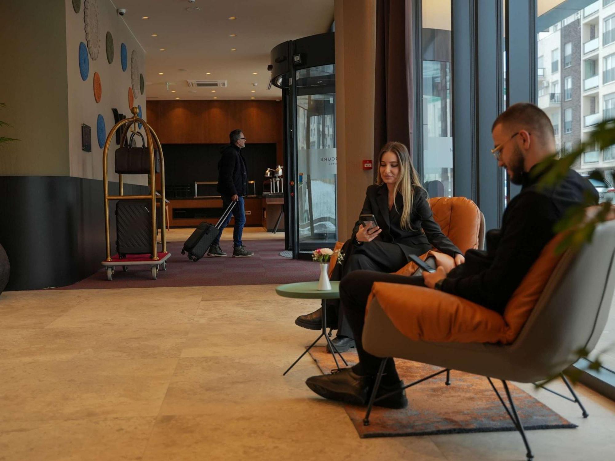Mercure Prishtina City Приштина Экстерьер фото
