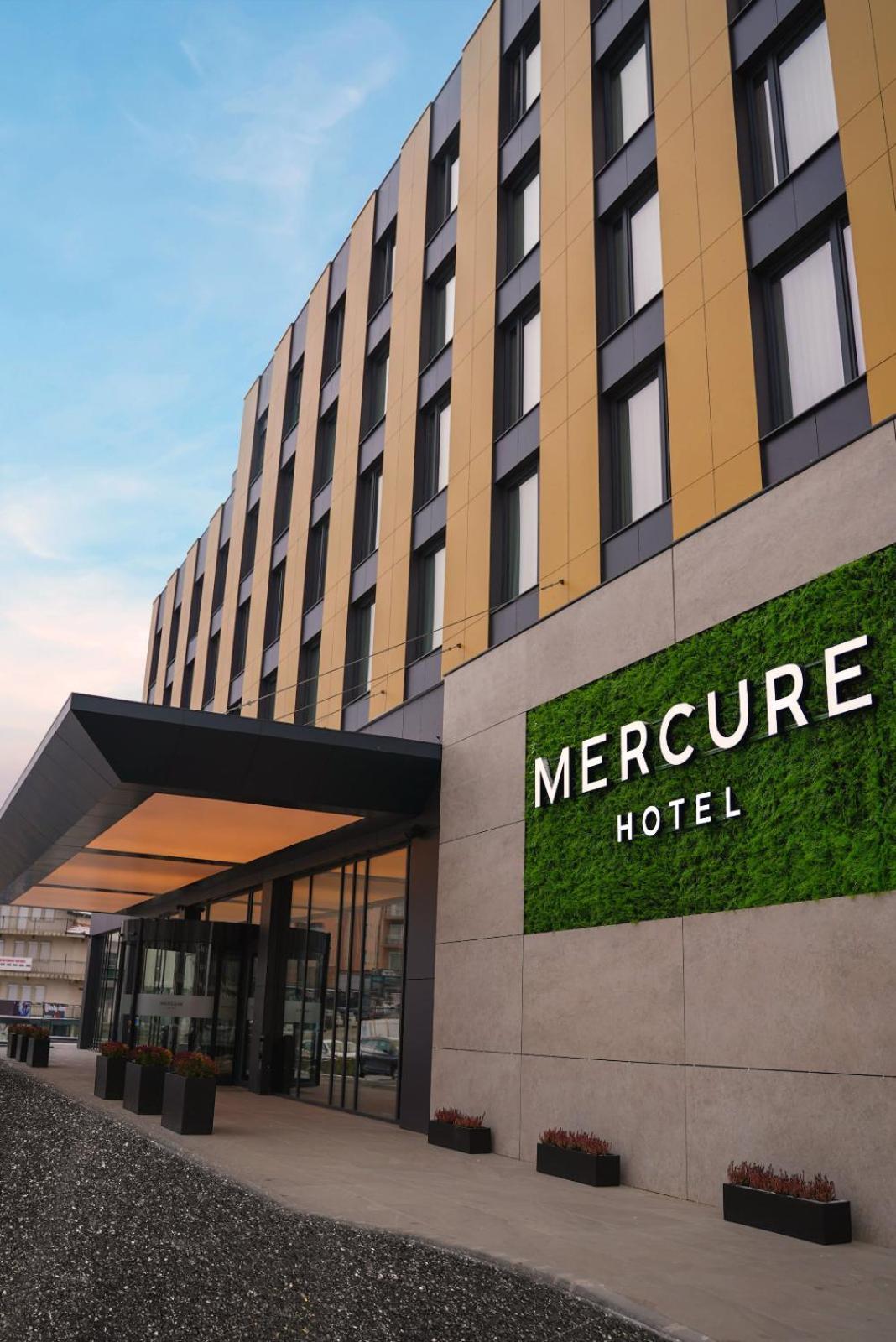 Mercure Prishtina City Приштина Экстерьер фото