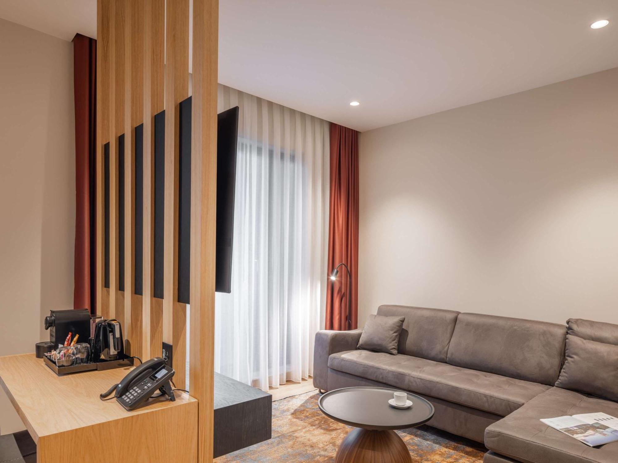 Mercure Prishtina City Приштина Экстерьер фото