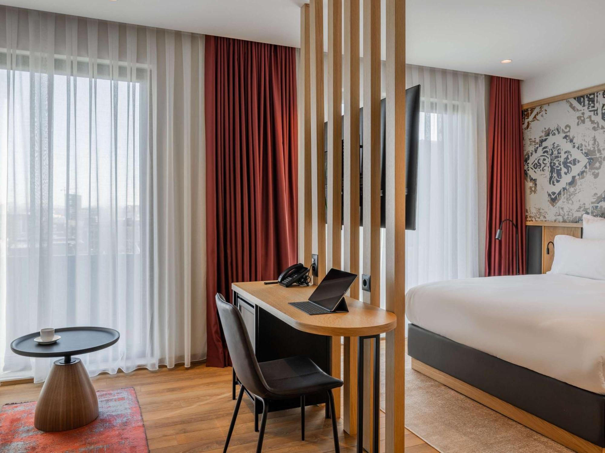 Mercure Prishtina City Приштина Экстерьер фото