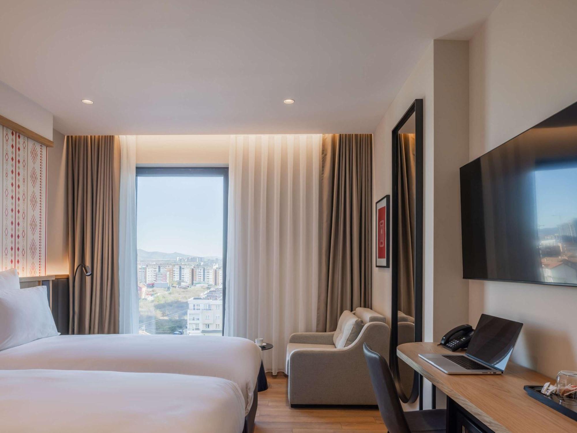 Mercure Prishtina City Приштина Экстерьер фото