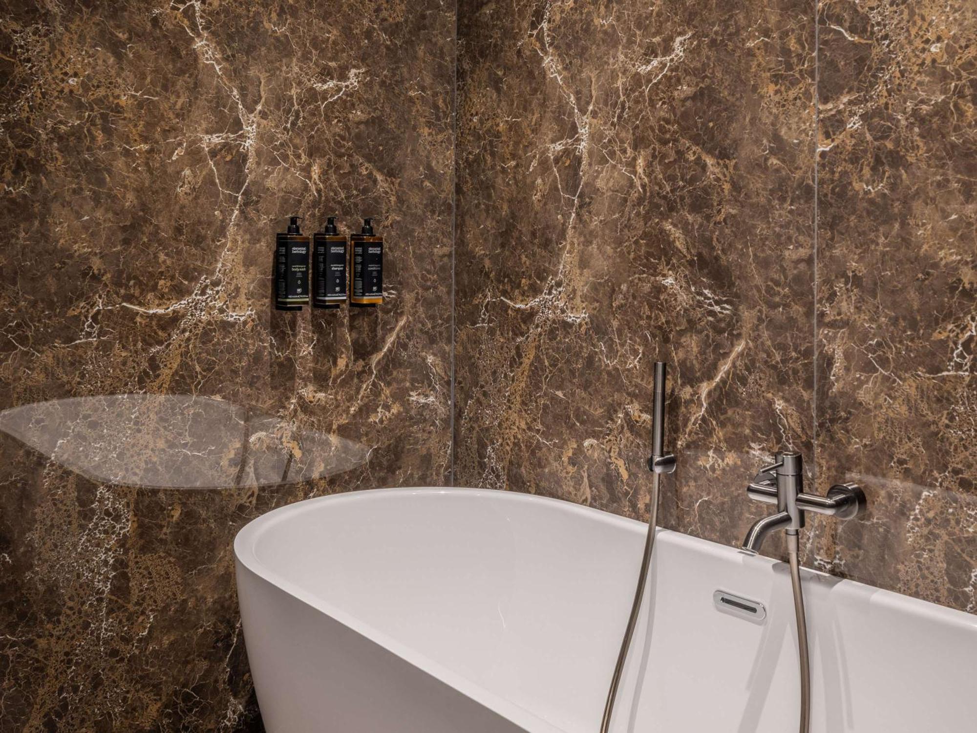 Mercure Prishtina City Приштина Экстерьер фото