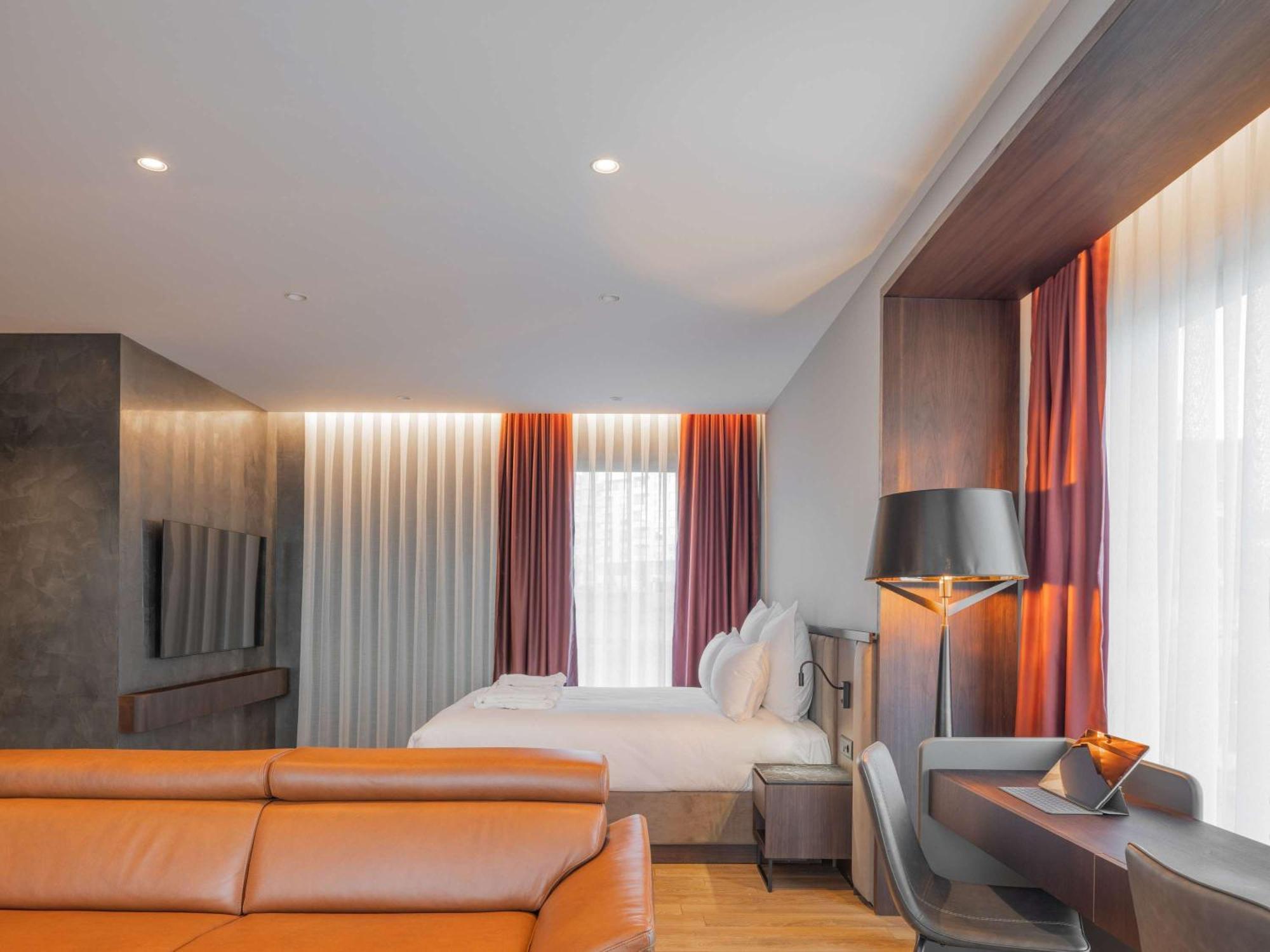 Mercure Prishtina City Приштина Экстерьер фото