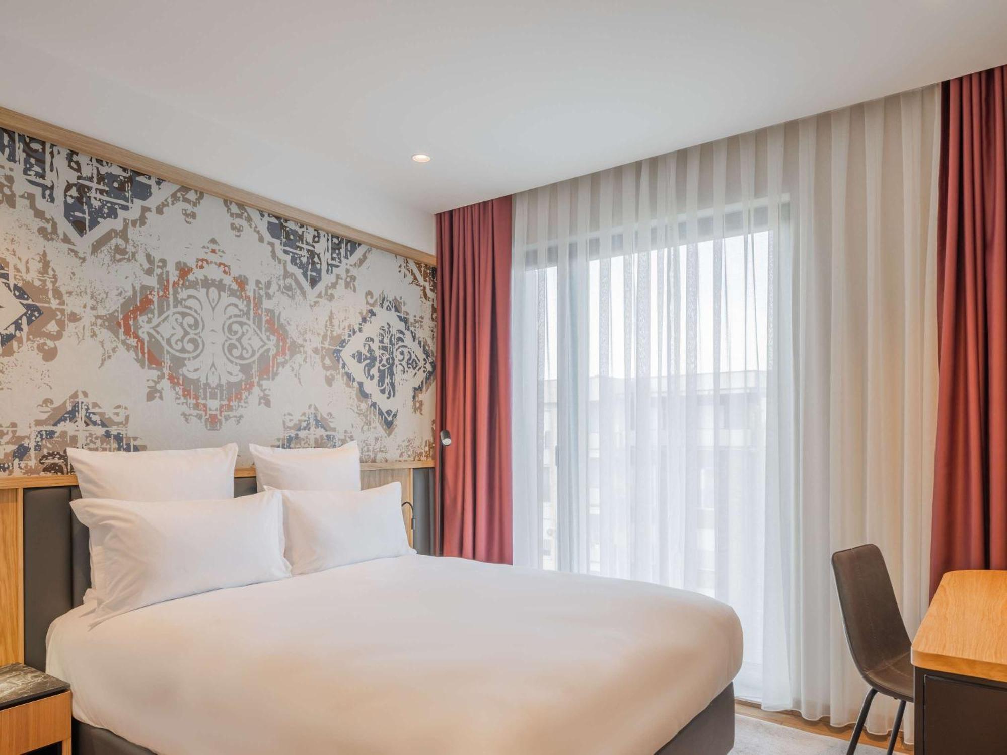 Mercure Prishtina City Приштина Экстерьер фото