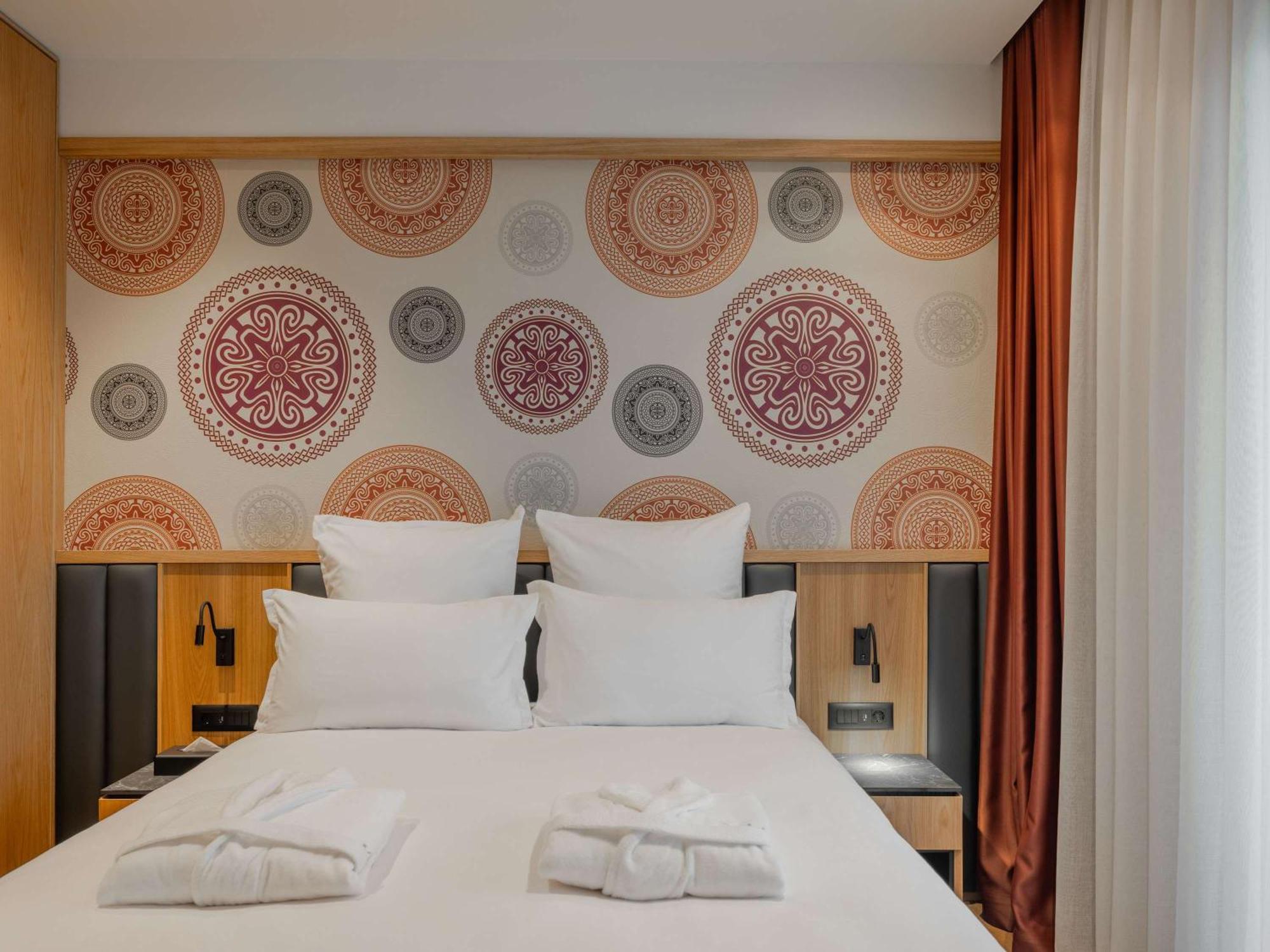 Mercure Prishtina City Приштина Экстерьер фото