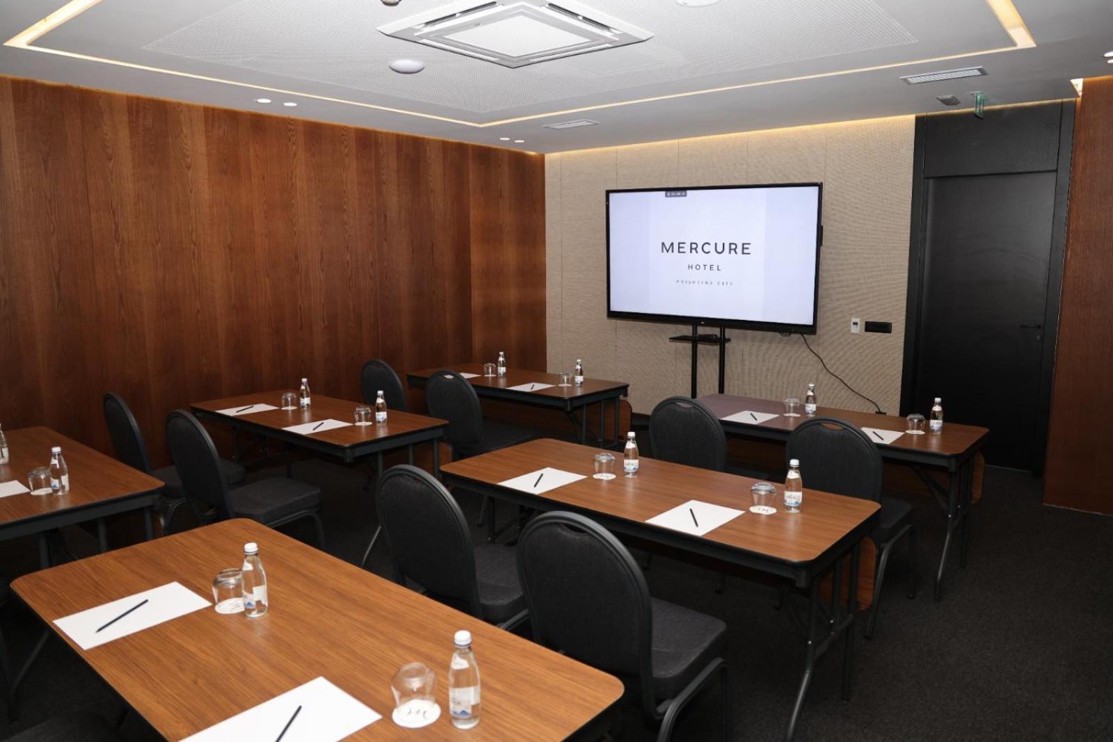 Mercure Prishtina City Приштина Экстерьер фото