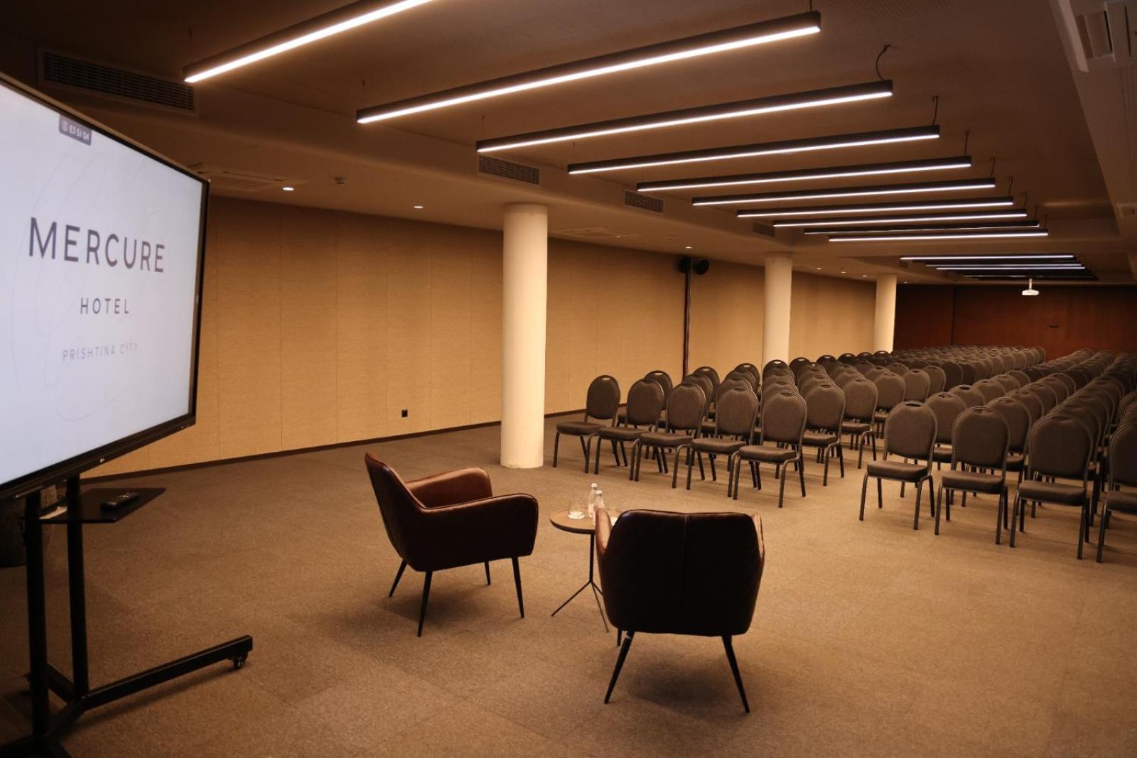 Mercure Prishtina City Приштина Экстерьер фото